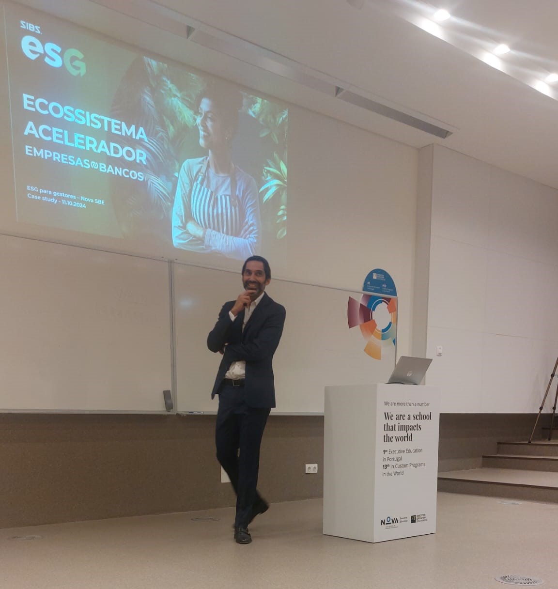 João Moreira faz uma apresentação da plataforma SIBS ESG na NOVA SBE, destacando-a como uma ferramenta essencial para a maturidade ESG nas empresas.